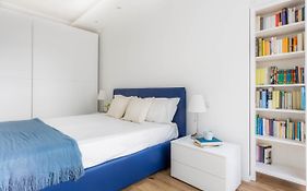 Luxnest I Porta Nuova Milan - Via Pirelli